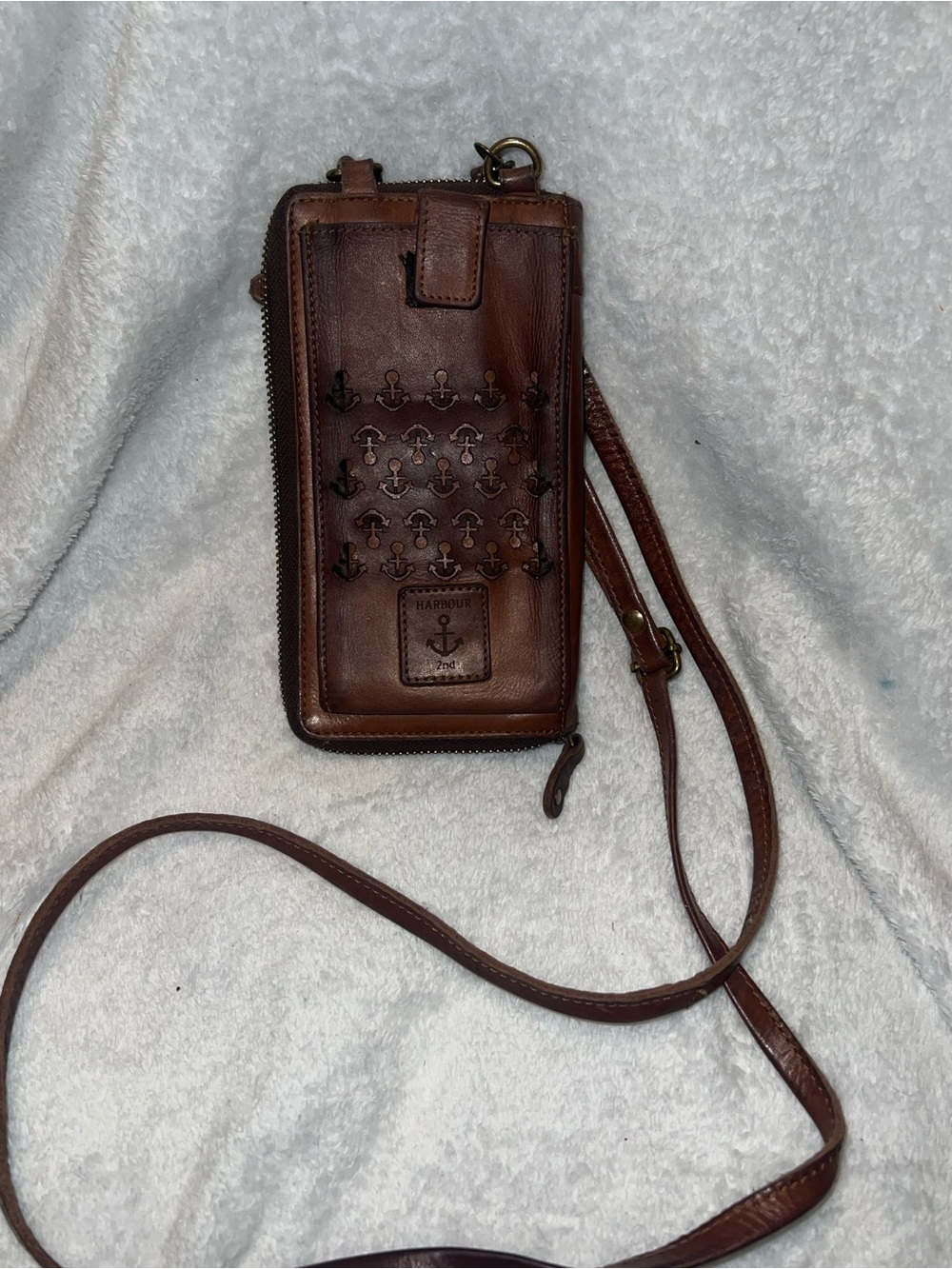 Harbour 2nd leather phone/wallet crossbody